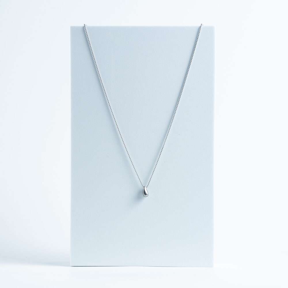 Silver Teardrop Pendant Necklace